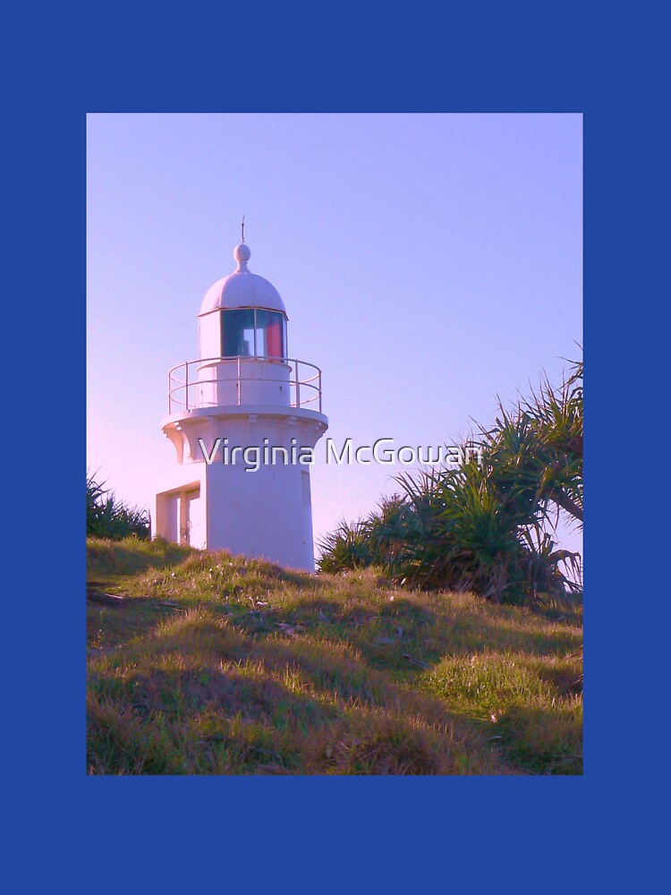 Imagen 6 de 6, Sudadera con capucha y cremallera con la obra Fingal Lighthouse Tee Shirt, diseñada y vendida por ginnymac.