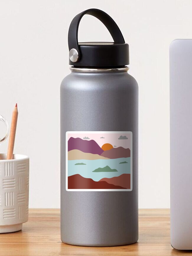 Aperçu 1 sur 3. Sticker avec l'œuvre Paysage couché de soleil créée et vendue par LaetiArts.