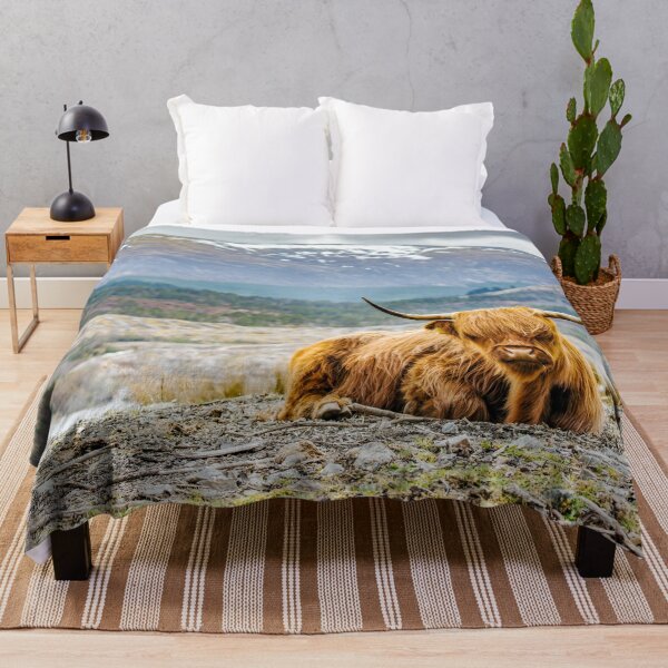 Aperçu de l'œuvre Hairy Higland Cow - Un cadeau mignon et moelleux pour un amoureux de l'Écosse créée et vendue par utaini.