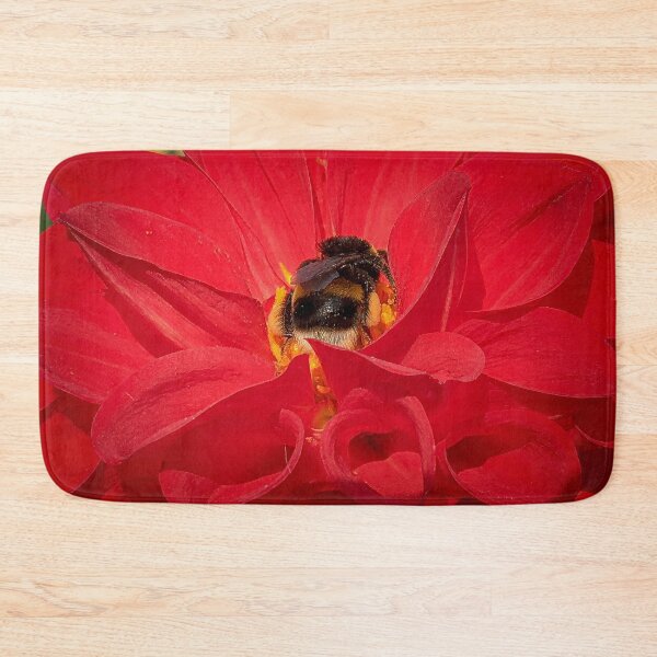 Artikelvorschau, Hummel sammelt Pollen von einer hübschen roten Dahlienblume 059 entworfen und verkauft von Bees-n-Flowers.
