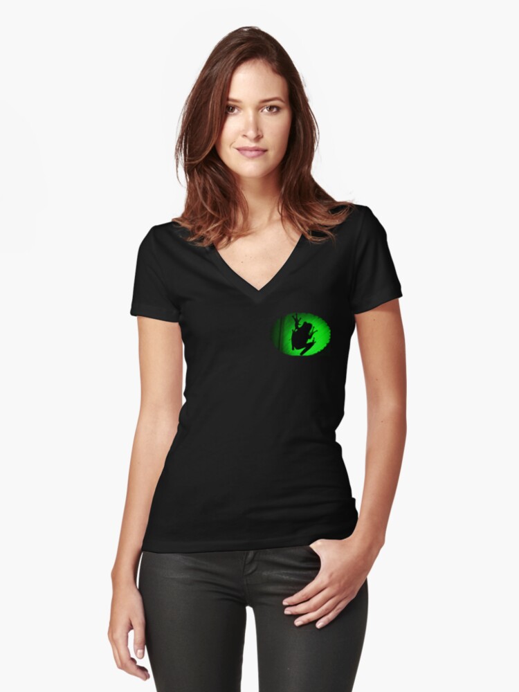 Imagen 1 de 3, Camiseta entallada de cuello en V con la obra La Sombra de la Rana , diseñada y vendida por JoseAndresRojas.