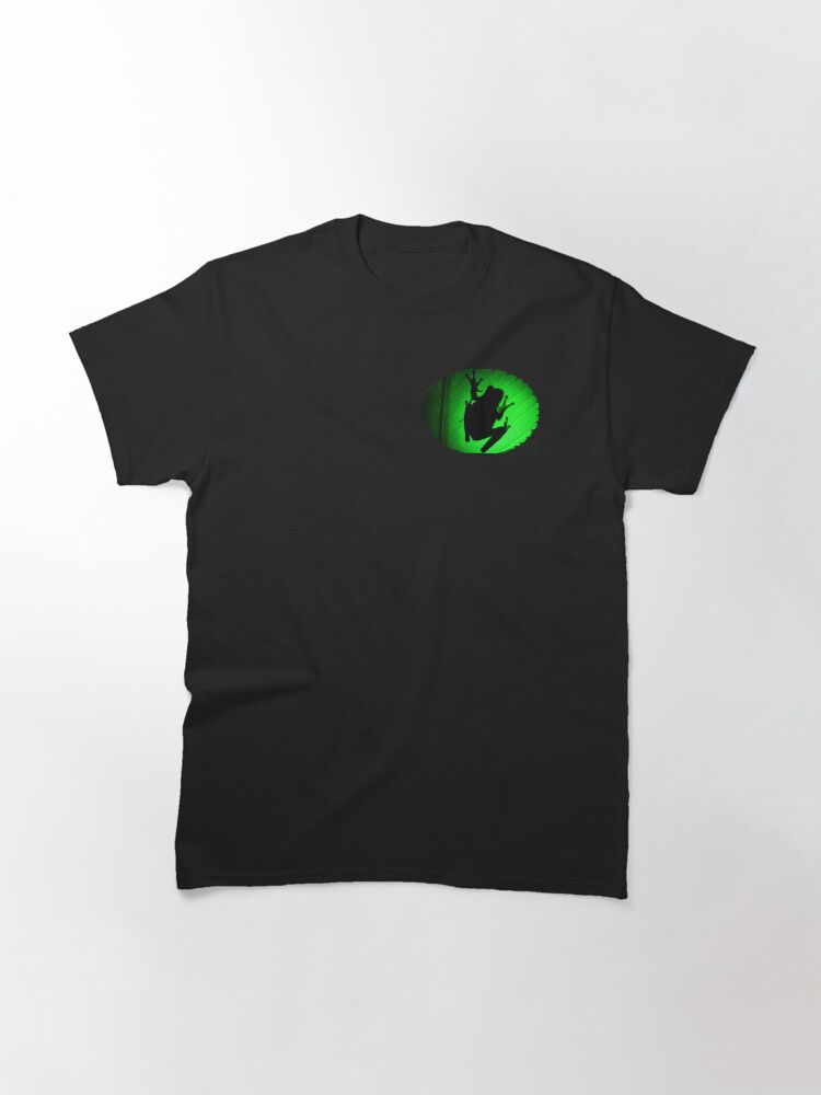 Imagen 3 de 7, Camiseta clásica con la obra La Sombra de la Rana , diseñada y vendida por JoseAndresRojas.
