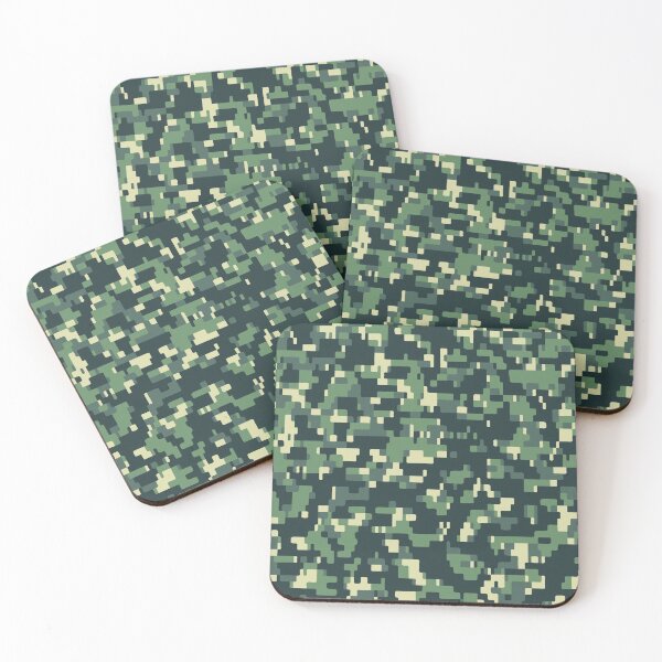 Artikelvorschau, Nerdiges grünes Pixel-Camouflage-Muster entworfen und verkauft von ThisIsMugLife.