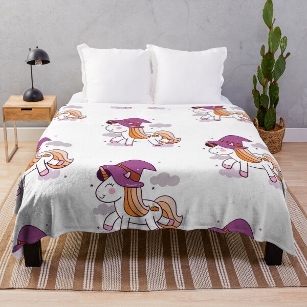 Artikelvorschau, Nette Halloween Einhorn Hexe Orange Mähne für Frauen und Mädchen Design entworfen und verkauft von doodabobs.