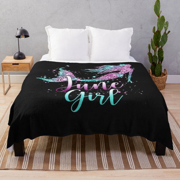 Artikelvorschau, Juni Mädchen T-Shirt Meerjungfrau Geburtstag Mädchen Geschenke entworfen und verkauft von UriahKoch.