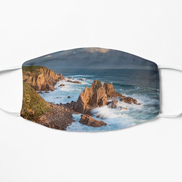 Moody Pinnacles Flat Mask