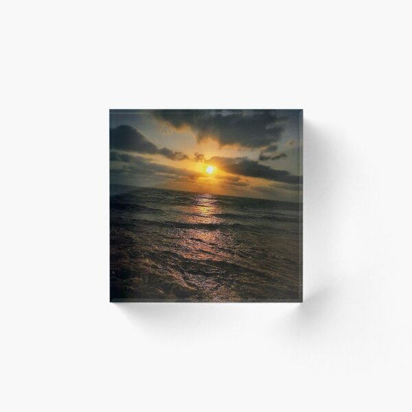 Artikelvorschau, Sonnenuntergang auf See. Abendhimmel Schöne Szene entworfen und verkauft von PatilDesigns.