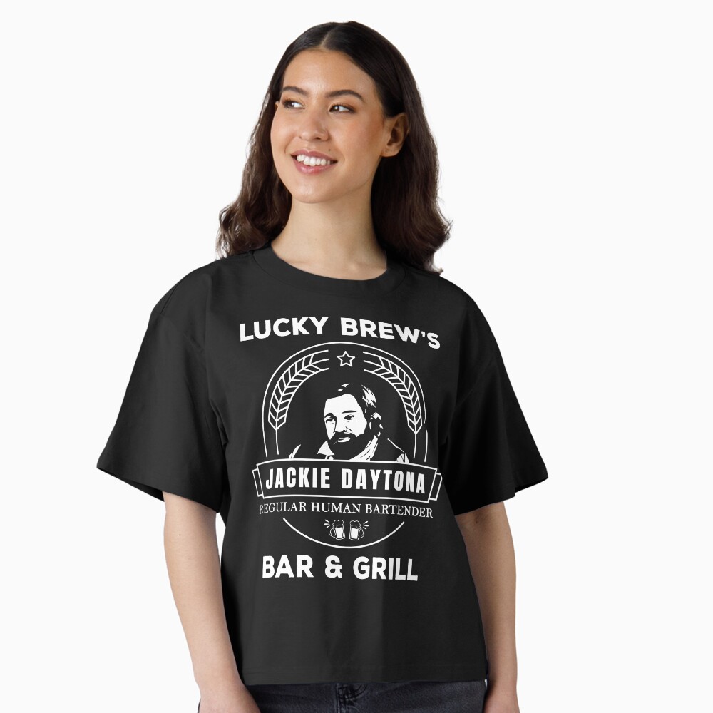 Aperçu de l'œuvre T-shirt boxy créée et vendue par silverhexagon.