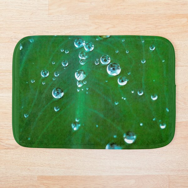 Artikelvorschau, Wassertropfen auf grünem Palmblatt entworfen und verkauft von PatilDesigns.