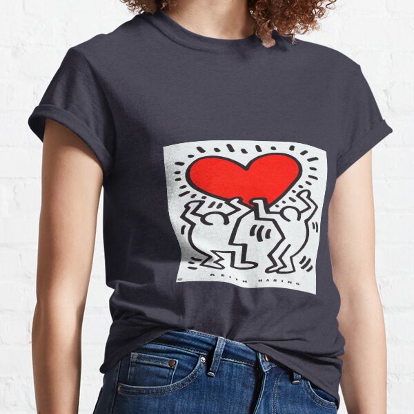 Sosteniendo el corazón Camiseta clásica