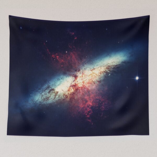 Artikelvorschau, Starry Night Galaxy View lila rosa glänzend Orion Nebula Konstellation Bestseller Wandteppich entworfen und verkauft von August-E.