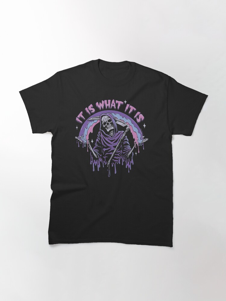 Imagen 3 de 7, Camiseta clásica con la obra Muerte ~ Es lo que es ~ Pastel Goth Grim Reaper Drip, diseñada y vendida por ctkrstudio.