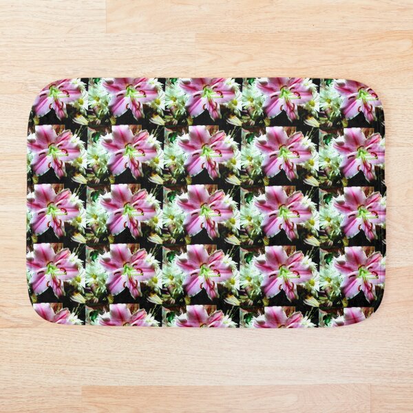 Item preview, Flor rosa y margaritas designed and sold by Kandi Curtis.