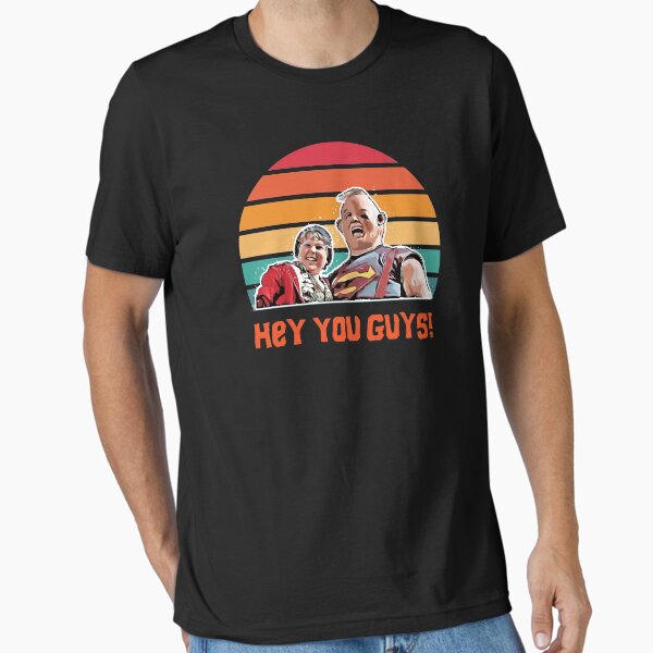 Vista previa del artículo con la obra «Goonies Hey You Guys Retro Sunset», diseñado y vendido por boxoflyrics.