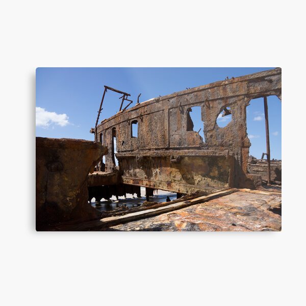 Aperçu de l'œuvre rusted ship créée et vendue par Anne Scantlebury.