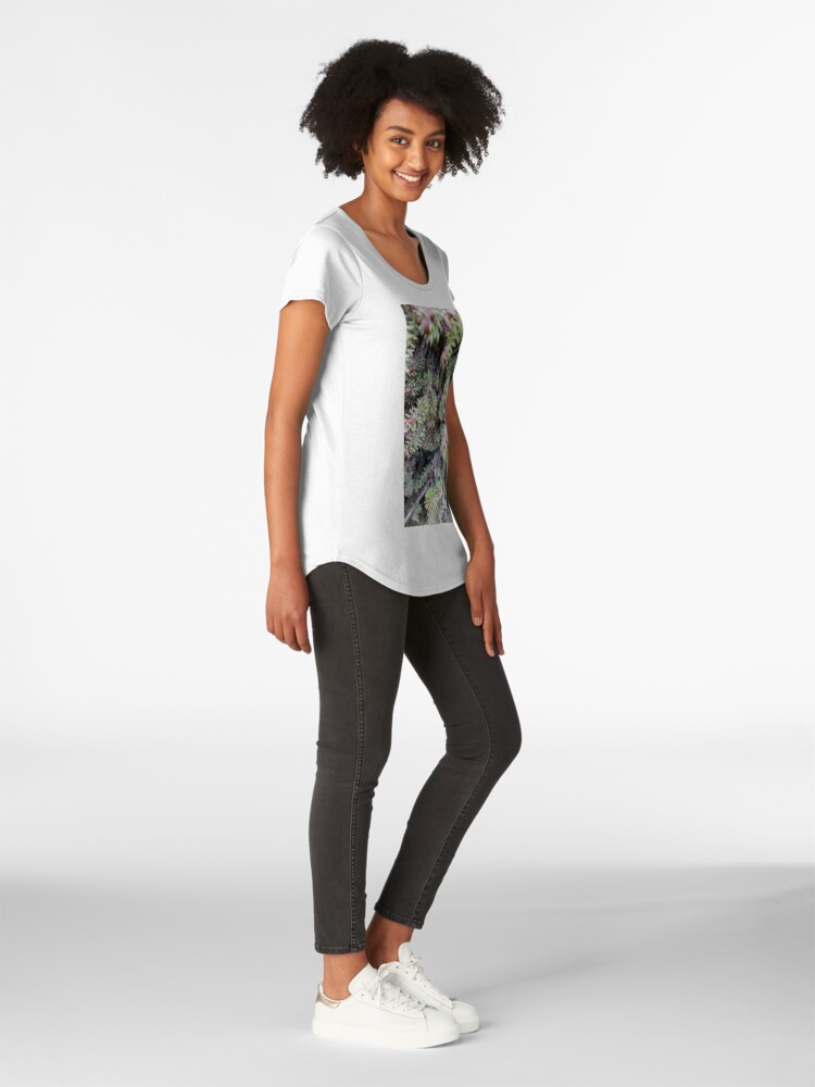 Alternate view of evergreen ever so close Premium Scoop T-Shirt