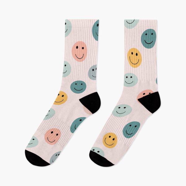 Artikelvorschau, Pastell Smiley Gesichtsmuster entworfen und verkauft von Kaitlyn Hart.