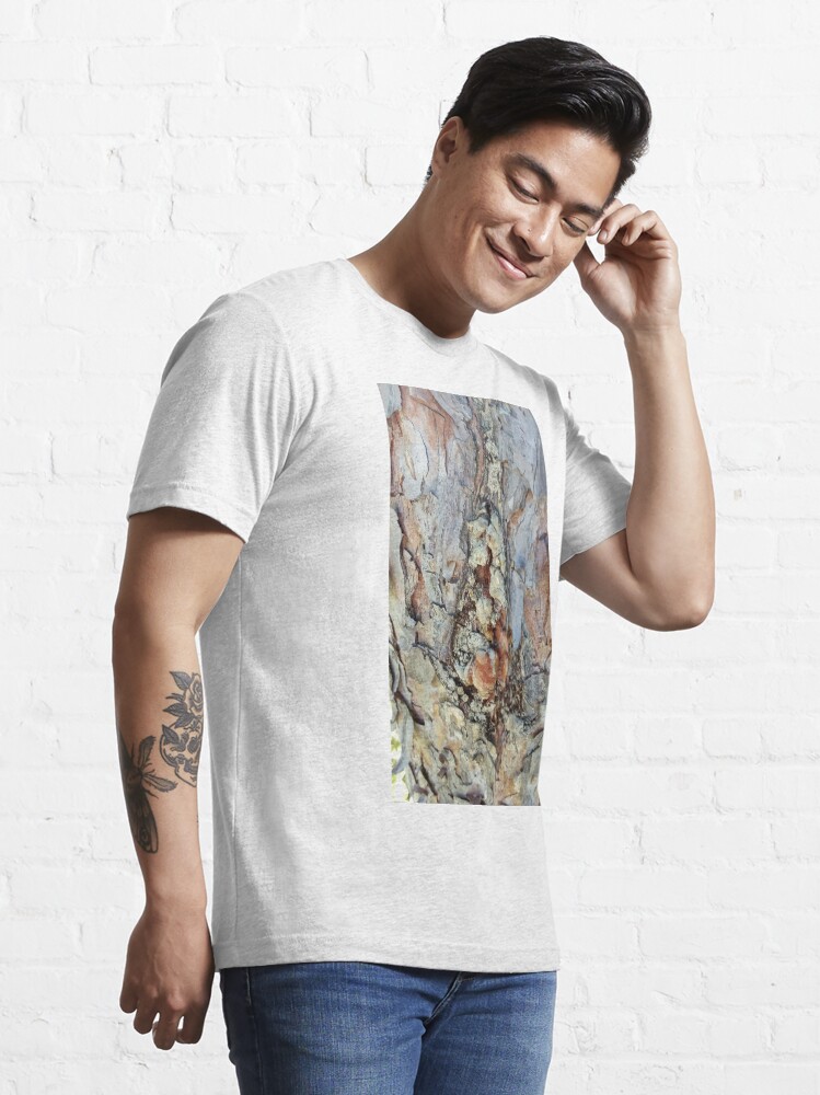 Alternate view of log up close 4 Essential T-Shirt
