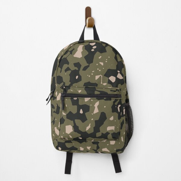 Artikelvorschau, Militärische Tarnmuster aus Buntglas in Grün, Beige und Schwarz entworfen und verkauft von ShopieHome.