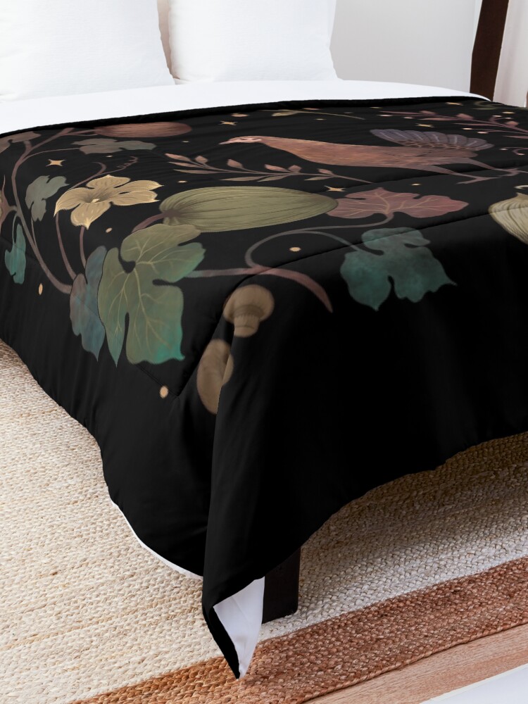 Alternate view of Wild Chicken with Autumn Vines Comforter