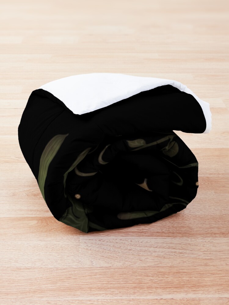 Alternate view of Wild Chicken with Autumn Vines Comforter