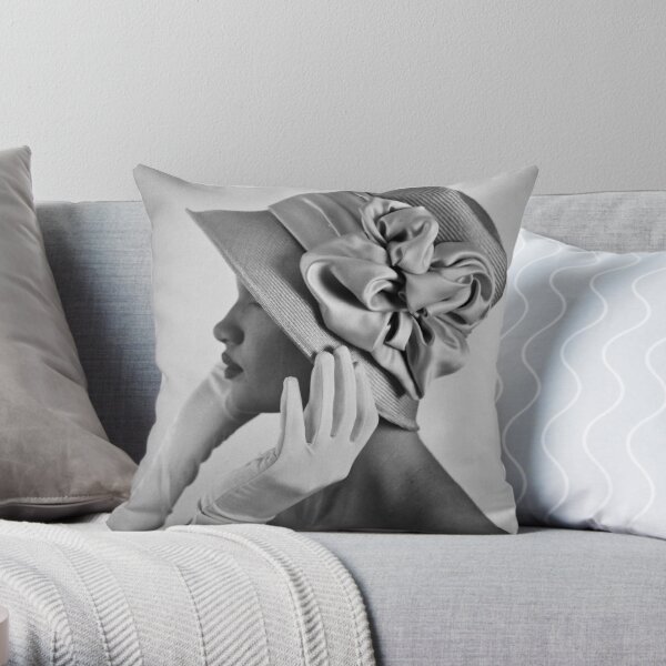 https://ih1.redbubble.net/image.1650045198.7888/throwpillow,small,600x-bg,f8f8f8-c,0,120,600,600.u3.jpg