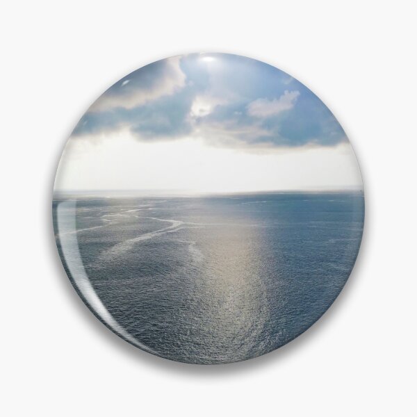 Artikelvorschau, cloudy ocean entworfen und verkauft von OMdesigns93.