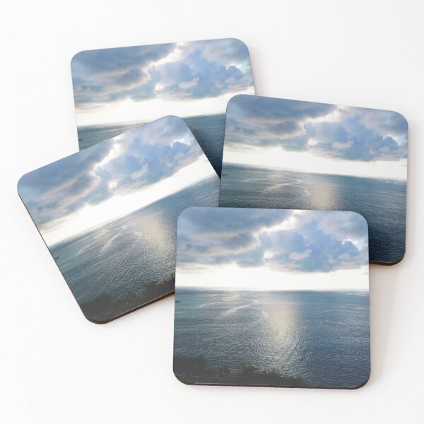 Artikelvorschau, cloudy ocean entworfen und verkauft von OMdesigns93.
