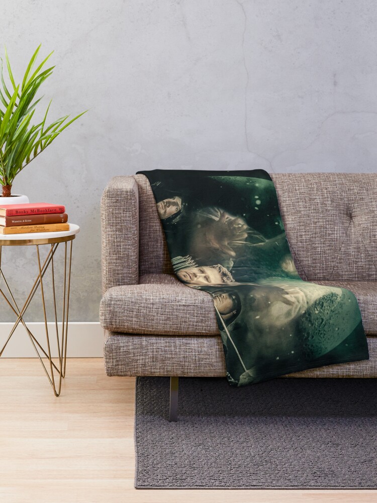 Alternate view of Arrow - Oliver Queen Throw Blanket