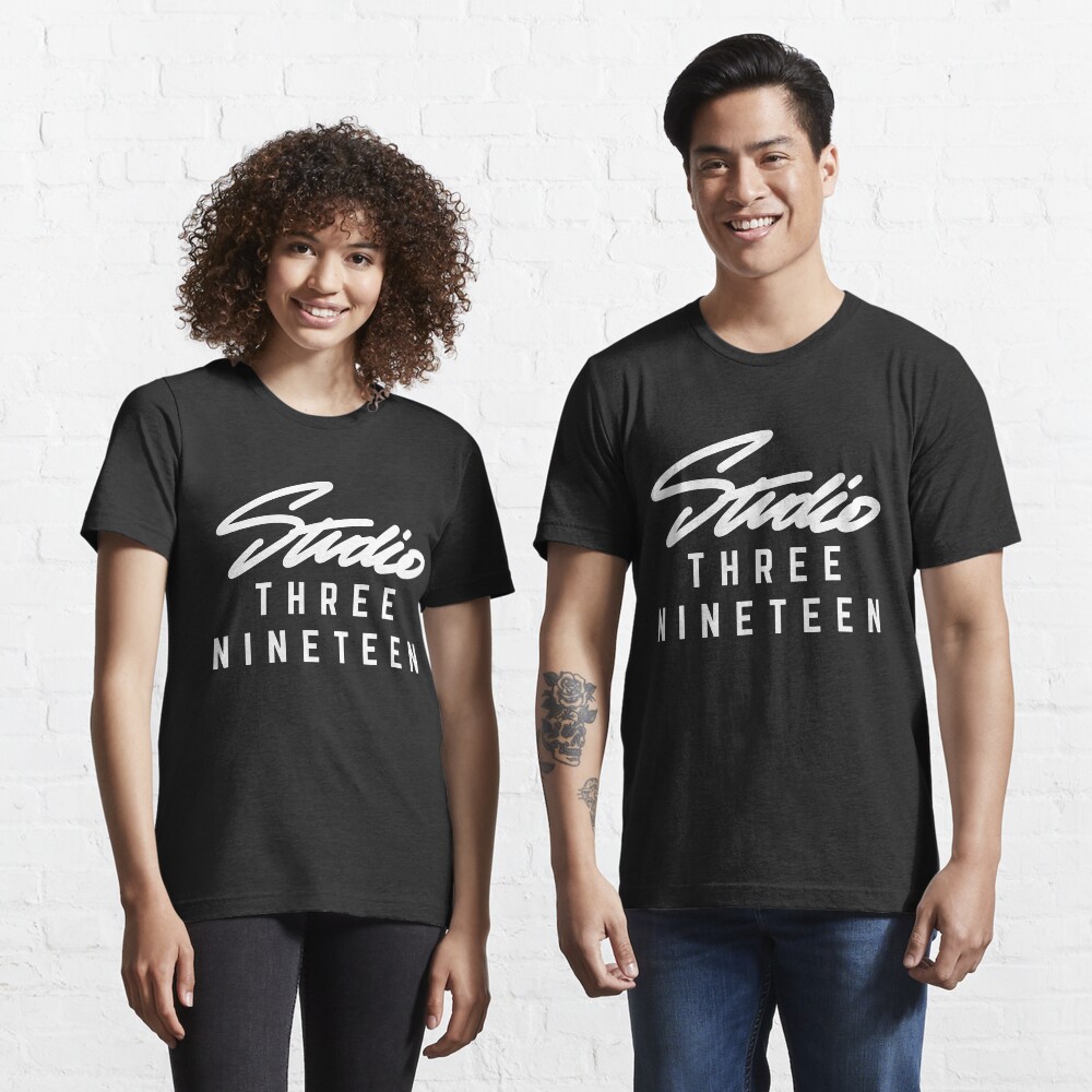 "SIGNATURE” TEES/HOODIES Essential T-Shirt