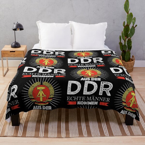Item preview, Los hombres de verdad diciendo DDR Alemania designed and sold by pirminio.