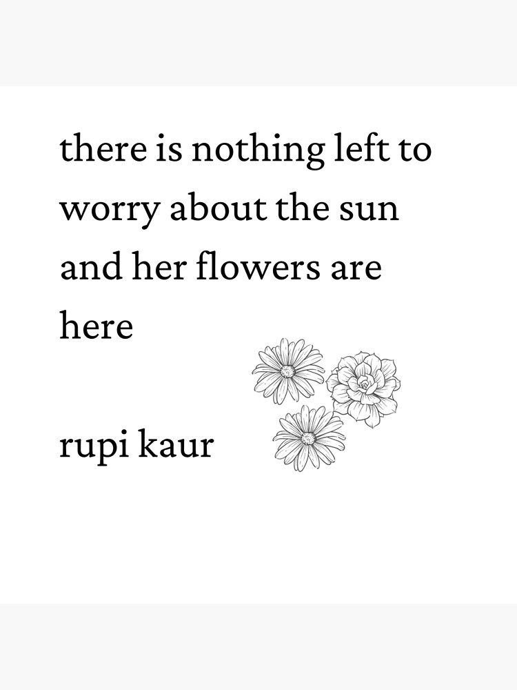 Impression rigide for Sale avec l'œuvre « Rupi Kaur - Le soleil et ses  fleurs » de l'artiste HighSociety00