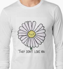 Dry Daisy Long Sleeve T-Shirt