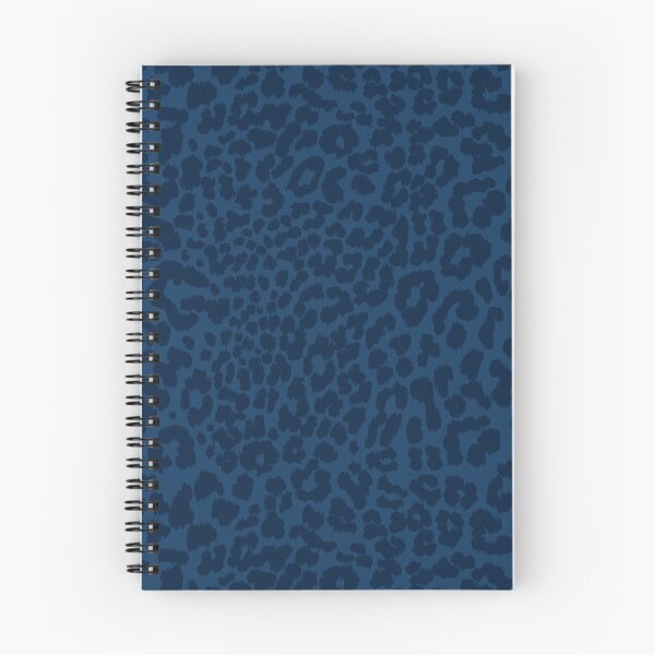 Artikelvorschau, Mitternachtsblauer Leopard dekoratives Muster entworfen und verkauft von Gabriela Simon.