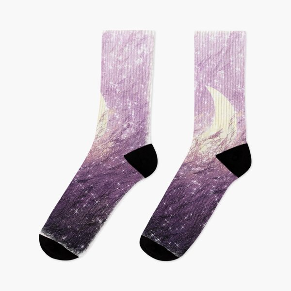 Aperçu de l'œuvre Pattern Fantasy Croissant de Lune Violet tombé du ciel sur l'herbe Fairy Magic créée et vendue par Jolly-Yosei.