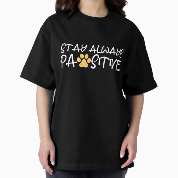 Vista previa del artículo con la obra «Paw Dog Stay Positive Pun Regalos para amantes de los perros Clásico», diseñado y vendido por Marstore.