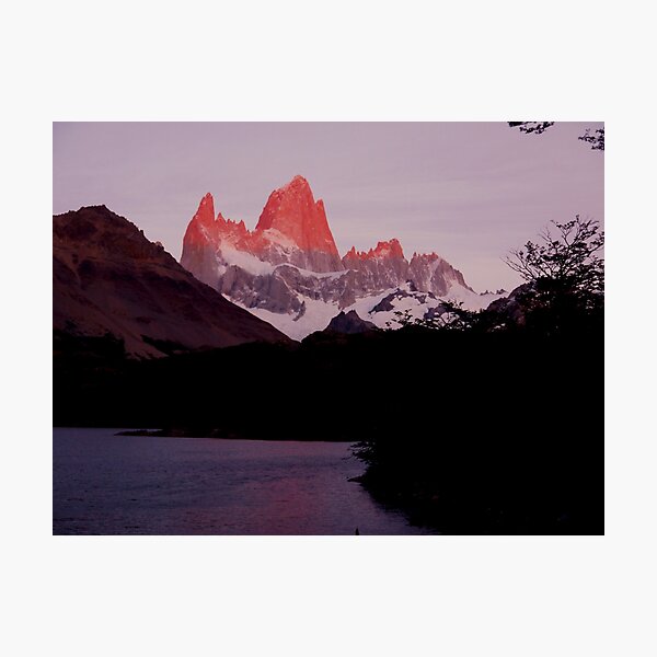 Aperçu de l'œuvre Lueur alpine sur le mont Fitz Roy créée et vendue par stevepaint.