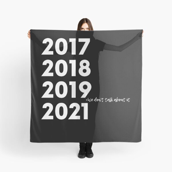 Item preview, Camiseta de tendencia 2020, camiseta divertida, 2020 no recomendaría, camiseta gráfica divertida designed and sold by ihsanestore01.