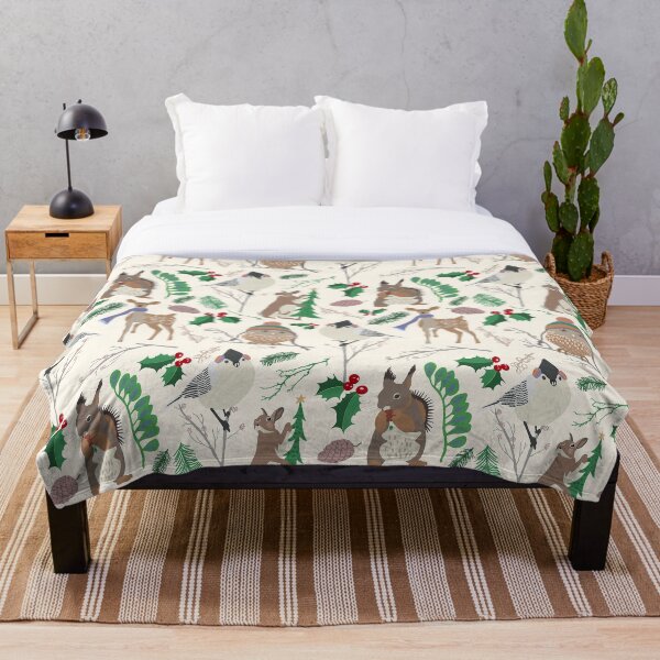 Aperçu de l'œuvre Animaux d'hiver mignons portant des vêtements chauds créée et vendue par Flyingwall.