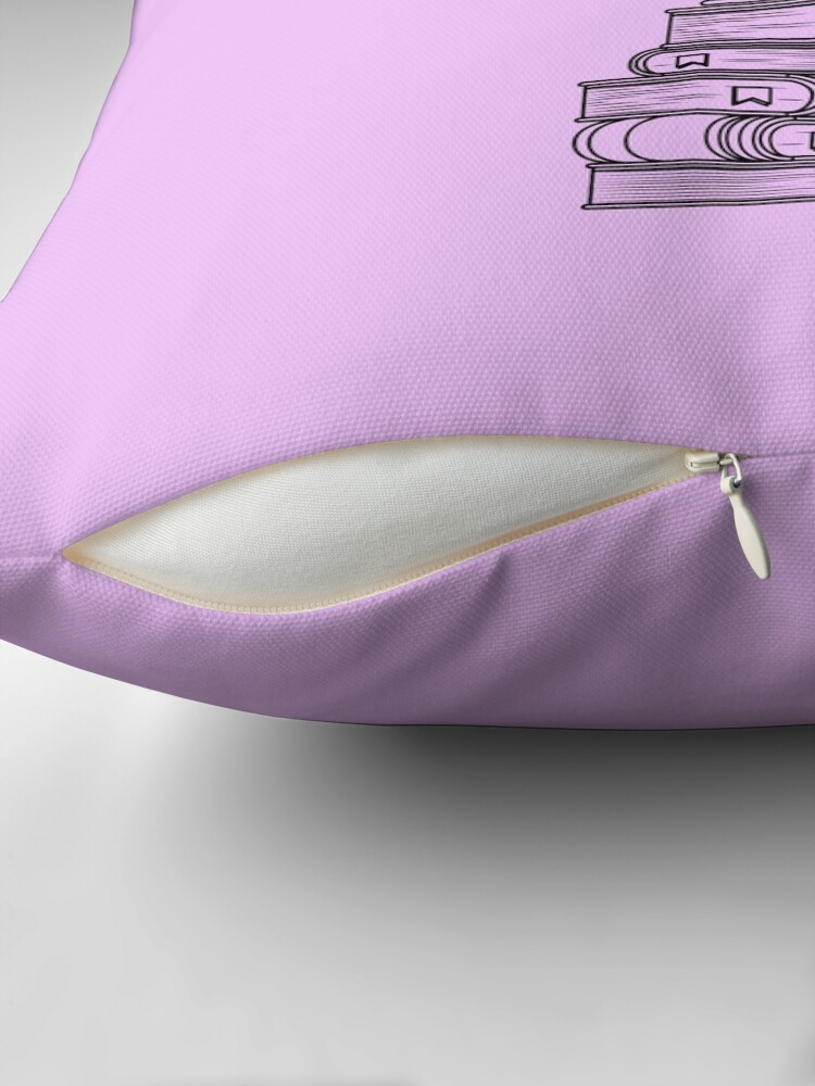Aperçu 2 sur 4. Coussin avec l'œuvre Livres, Lecture créée et vendue par Lapetiteredac.