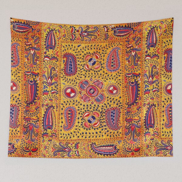 Aperçu de l'œuvre BRODERIE SUZANI OUZBEK ANTIQUE ROUGE BLEU ORANGE FLORALE EN JAUNE créée et vendue par BulganLumini.
