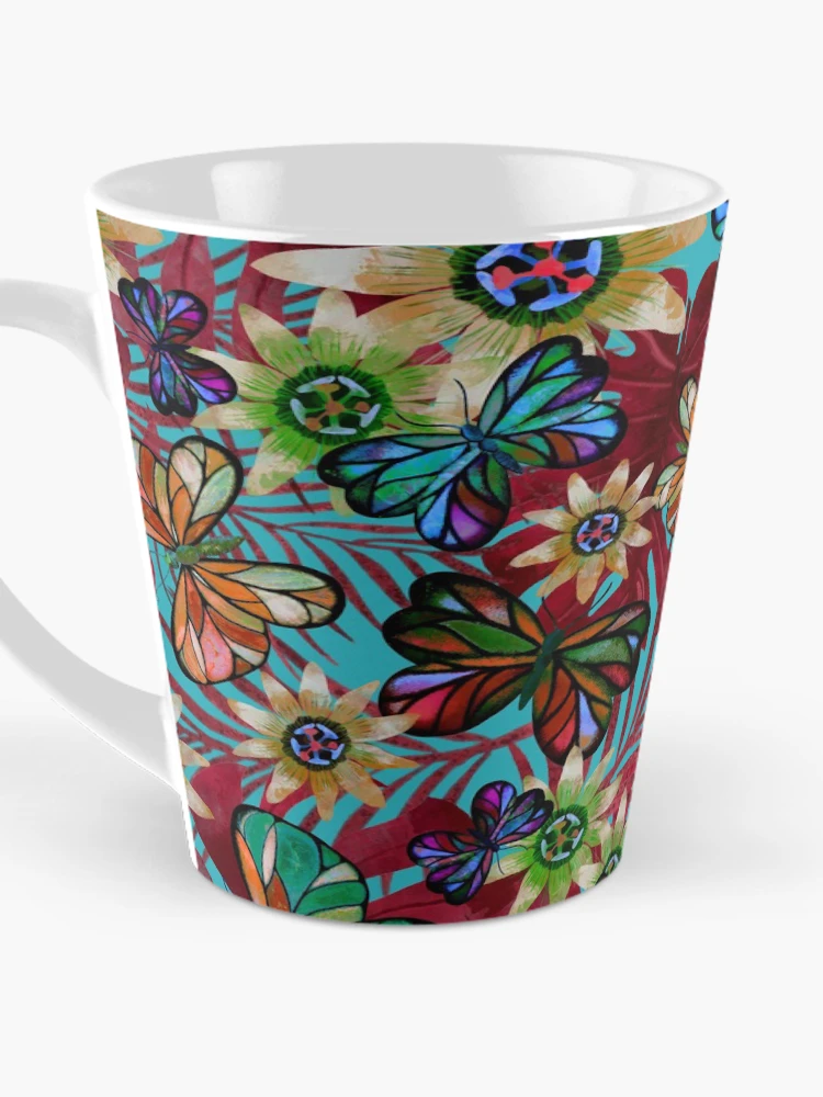 Aperçu 3 sur 4. Mug à café avec l'œuvre Jungle Fever Rouge créée et vendue par pixiepatterns.