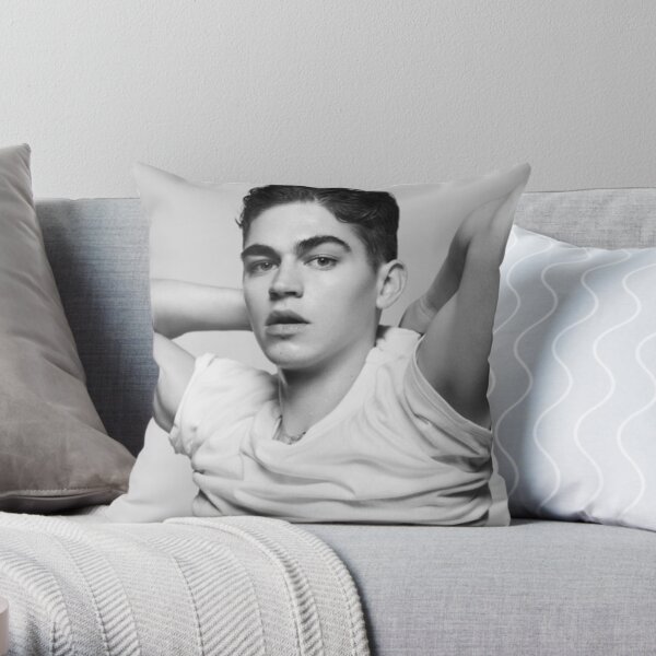 Héros Fiennes Tiffin Hardin Scott Coussin