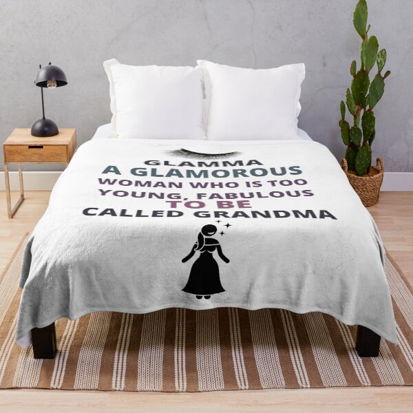 Aperçu de l'œuvre glamma une femme glamour qui est trop jeune fabuleuse pour être appelée chemise de grand-mère, glamma une femme glamour qui est trop jeune fabuleuse pour être appelée grand-mère créée et vendue par BousboulaStorie.