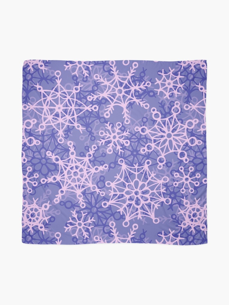Aperçu 2 sur 3. Foulard avec l'œuvre Snowflakes pattern créée et vendue par olgart.