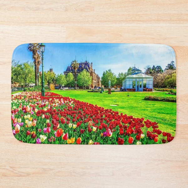 Artikelvorschau, Frühlingstulpen in den Conservatory Gardens - Bendigo, Victoria entworfen und verkauft von Steven Jodoin.