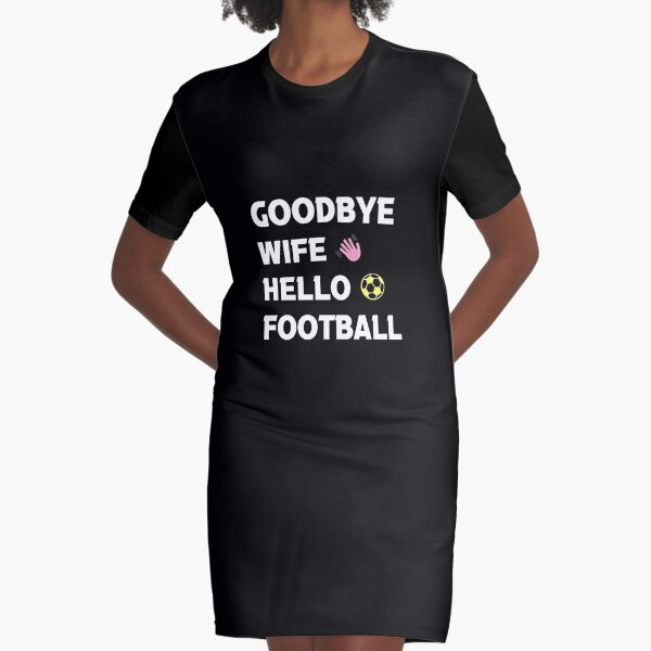 NFL girlfriend game day outfit  Gameday outfit, Football outfits, Football  girlfriend shirts