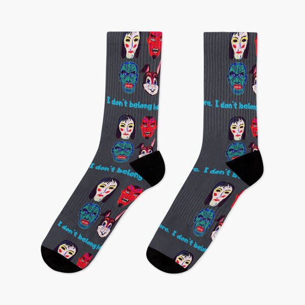 Artikelvorschau, Retro Halloween Masken T-Shirt entworfen und verkauft von Swooncake Press.
