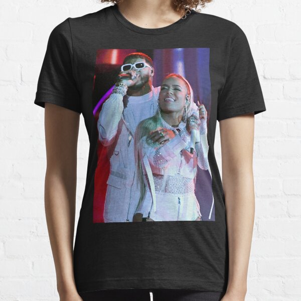 Fan art y equipo de Anuel AA Camiseta esencial