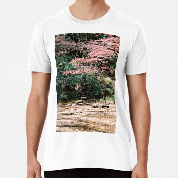 Under Tokyo Tower in the spring Premium T-Shirt